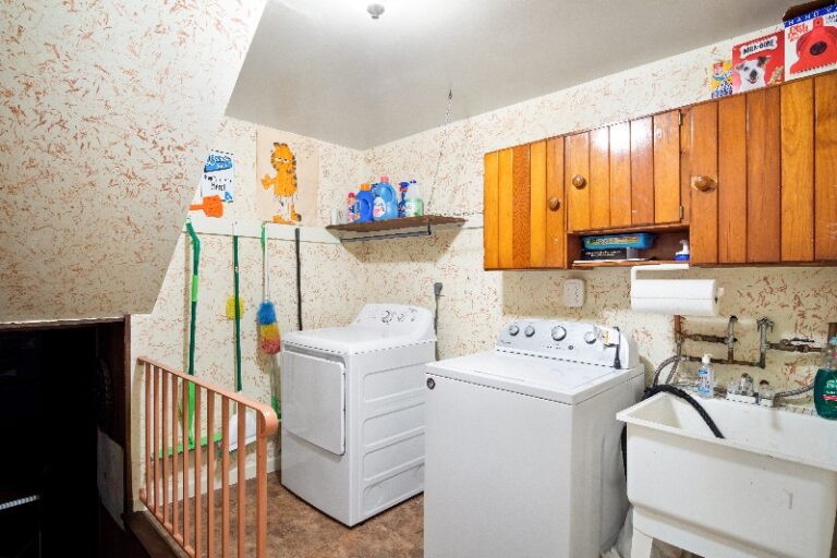 7 37 Windmill Dr Holland Laundry Room 768x512